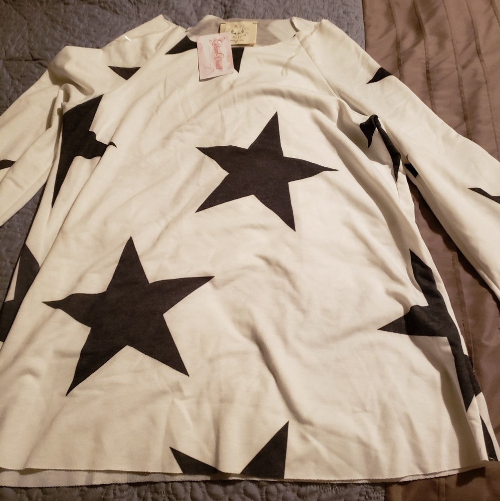Oversized Star Top - Picture 3 of 3